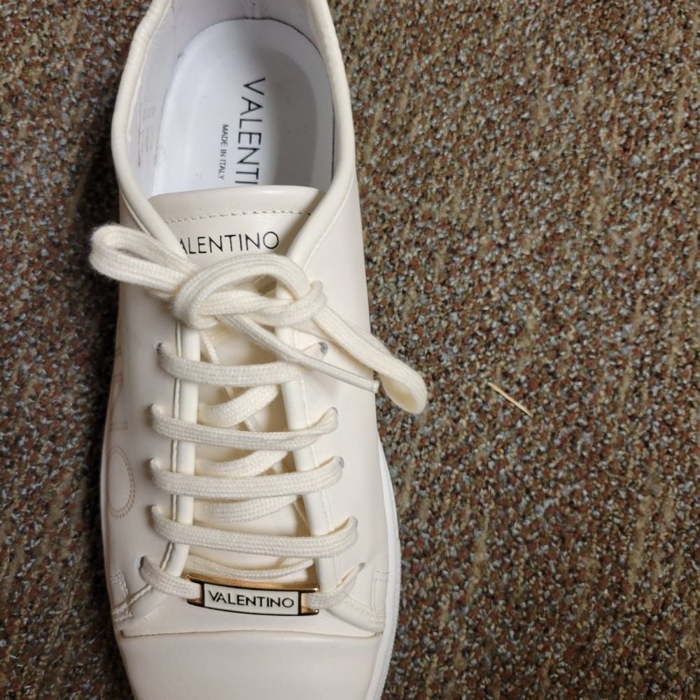 Valentino Sneakers - Picture 2 of 3